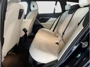 BMW i5 eDrive40 Touring M Sport AHK LiveCockpitProf **inkl. Winterräder**