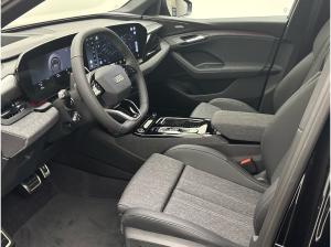 Audi Q6 e-tron SUV S line performance 225 kW