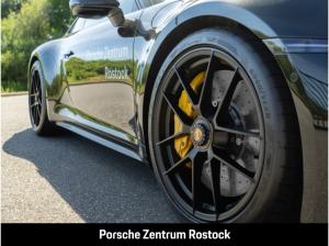 Porsche 992 911 Carrera 4 GTS