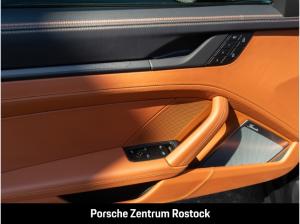 Porsche 992 911 Carrera 4 GTS