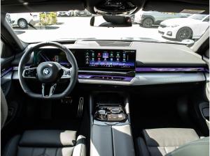 BMW i5 xDrive40 MSport HUD PANO ACC AHK RFK NAVI