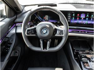 BMW i5 xDrive40 MSport HUD PANO ACC AHK RFK NAVI