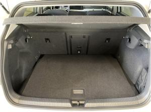 Volkswagen Golf VIII 1.5 TSI Move *Navi*ACC*SHZ*App*PDC*LED