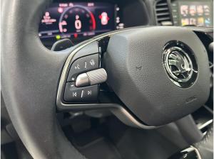 Skoda Karoq Selection 1,5l TSI DSG *RFK SHZ PANO NAVI*