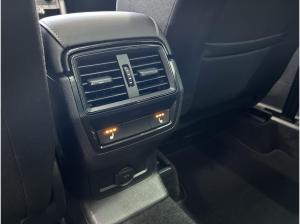 Skoda Karoq Selection 1,5l TSI DSG *RFK SHZ PANO NAVI*