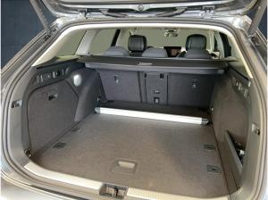 Skoda Superb Combi Selection 2.0l TDI DSG AHK/NAVI/ACC