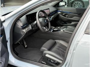 BMW 520 d Touring M Sport //HUD Standheizung AHK