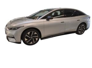 Volkswagen ID.7 Pro S - Interieurpaket und Exterieurpaket / 8-fach Bereift