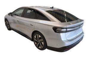 Volkswagen ID.7 Pro S - Interieurpaket und Exterieurpaket / 8-fach Bereift