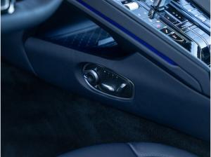 Aston Martin DB12 4.0 V8