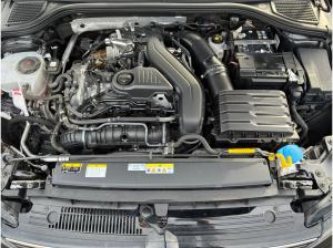 Volkswagen Golf Variant R-Line 1.5 eTSI DSG / CarPlay, LED