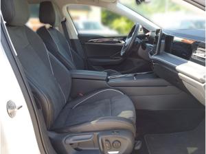 Volkswagen Passat Elegance 2.0 TDI DSG / Navi, Matrix, ACC