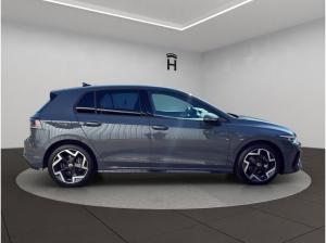 Volkswagen Golf VIII 2.0 TDI DSG R line / SOFORT VERFÜGBAR !