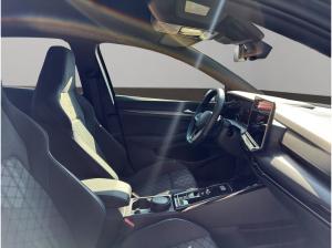 Volkswagen Golf VIII 2.0 TDI DSG R line / SOFORT VERFÜGBAR !