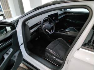 Volkswagen ID.7 Pro S - Interieur Plus und Exterieur Plus Paket + Pano / 8-fach Bereift
