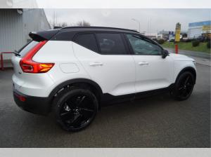 Volvo XC40 B4 Benzin 2WD Plus Black Edition DKG/AHK/Standheiz./360° **PRIVAT**