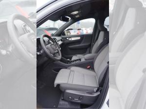 Volvo XC40 B4 Benzin 2WD Plus Black Edition DKG/AHK/Standheiz./360° **PRIVAT**