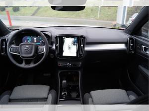 Volvo XC40 B4 Benzin 2WD Plus Black Edition DKG/AHK/Standheiz./360° **PRIVAT**