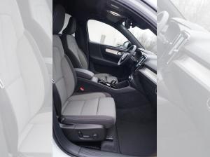 Volvo XC40 B4 Benzin 2WD Plus Black Edition DKG/AHK/Standheiz./360° **PRIVAT**