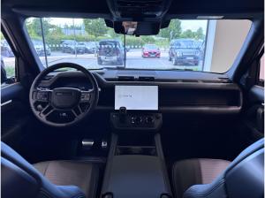 Land Rover Defender 4.4 P635 110 OCTA BLACK