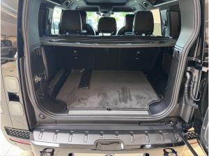 Land Rover Defender 4.4 P635 110 OCTA BLACK