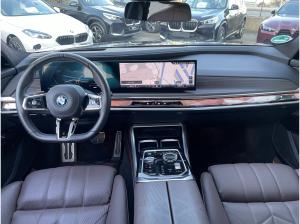BMW i7 M70 xDrive || B&W TheatherScreen Autobahnass exc.Loug.Sit