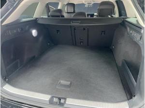 Volkswagen Passat Business 1.5 eTSI DSG /AHK /IQ-DRIVE