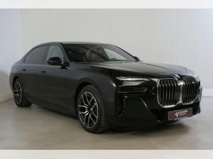 BMW i7 xDr. 60 M Sport NP 163540.- ACC Massage Park+