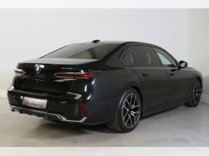 BMW i7 xDr. 60 M Sport NP 163540.- ACC Massage Park+