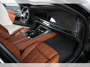 BMW i7 xDr. 60 M Sport NP 163540.- ACC Massage Park+