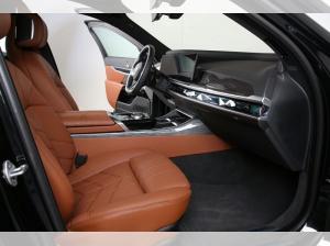BMW i7 xDr. 60 M Sport NP 163540.- ACC Massage Park+