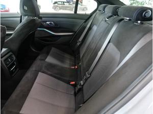 BMW 320 320d M-Sport Aut Nav HuD LED h&k Drive+Park