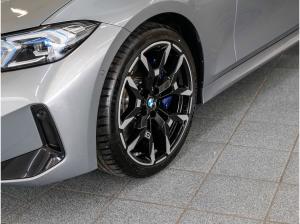 BMW 330 330i xDrive M-Sport Aut Nav HuD LED h&k Glasd