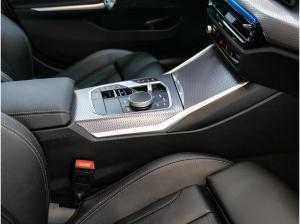 BMW 330 330i xDrive M-Sport Aut Nav HuD LED h&k Glasd