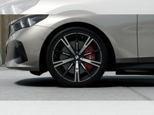 BMW i5 xDrive40 Touring💥Vorführwagen mit 30%Nachlass💥Übernahme April 2027