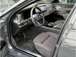 BMW 750 e xDrive M Sport //ExecutiveLoungeSeating uvm.