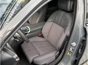 BMW 750 e xDrive M Sport //ExecutiveLoungeSeating uvm.