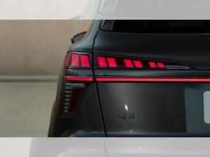 Audi Q3 SUV TDI quattro S-tronic | Pano,AHK,360°