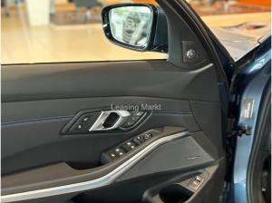 BMW 320 320i Touring Auto Navi Tempom.aktiv Bluetooth PDC MP3 Schn.