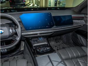 BMW i7 M70 xDrive MSport +Two-Tone + Pano + B/W + 22