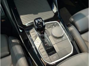 BMW X4 M40d AT Navi Leder Tempom.aktiv Panoramadach Bluetooth MP3 Schn.