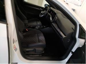 Volkswagen Golf 8 / 1.5 TSI DSG R-LINE STHZ WR GARANTIE