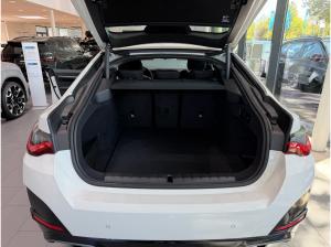 BMW i4 xDrive40 M Sportpaket DAB Tempomat Klimaaut.