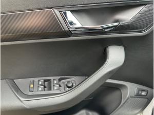 Skoda Karoq SOFORT VERFÜGBAR! 2.0 TDI Sportline DCC ACC AHK AUT Kam. LED