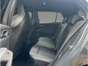 Volkswagen Golf VIII 1.5 TSI R-Line Navi CarPlay Panorama