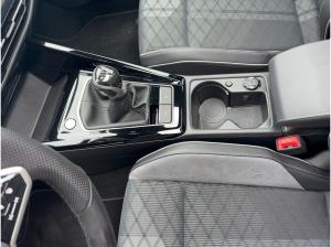 Volkswagen Golf VIII 1.5 TSI R-Line Navi CarPlay Panorama