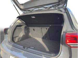 Volkswagen Golf VIII 1.5 TSI "ACTIVE" Navi Standhzg PDC SHZ