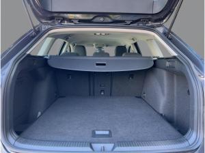 Volkswagen Golf VIII Variant 1.0 eTSI Life DSG LED Navi