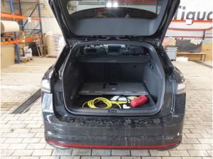 Volkswagen ID.7 Tourer Pro S - Interieur und Exterieur Plus Paket + PANO / Garantie + 8-fach Bereifung