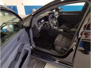 Volkswagen Golf VIII Lim. GTE 1.5 TSI eHybrid DSG -  AHK HUD Navi Rear View ACC Pano Matrix-LED PDC